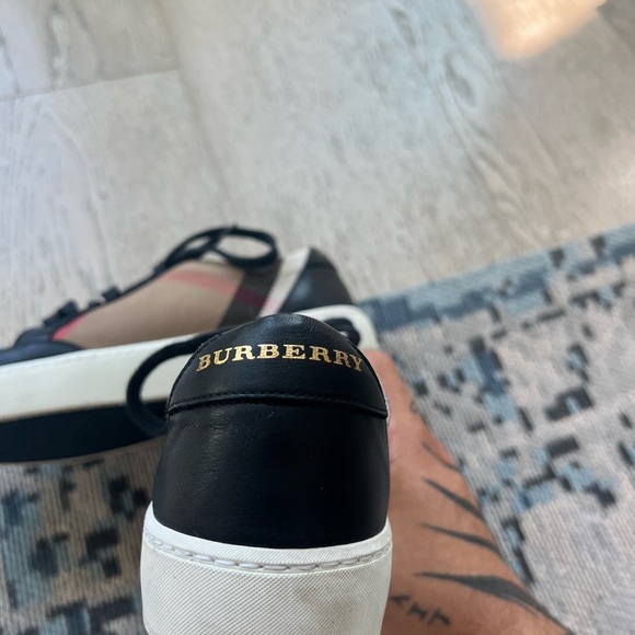 Burberry sneakers size 5 - Picture 4 of 7